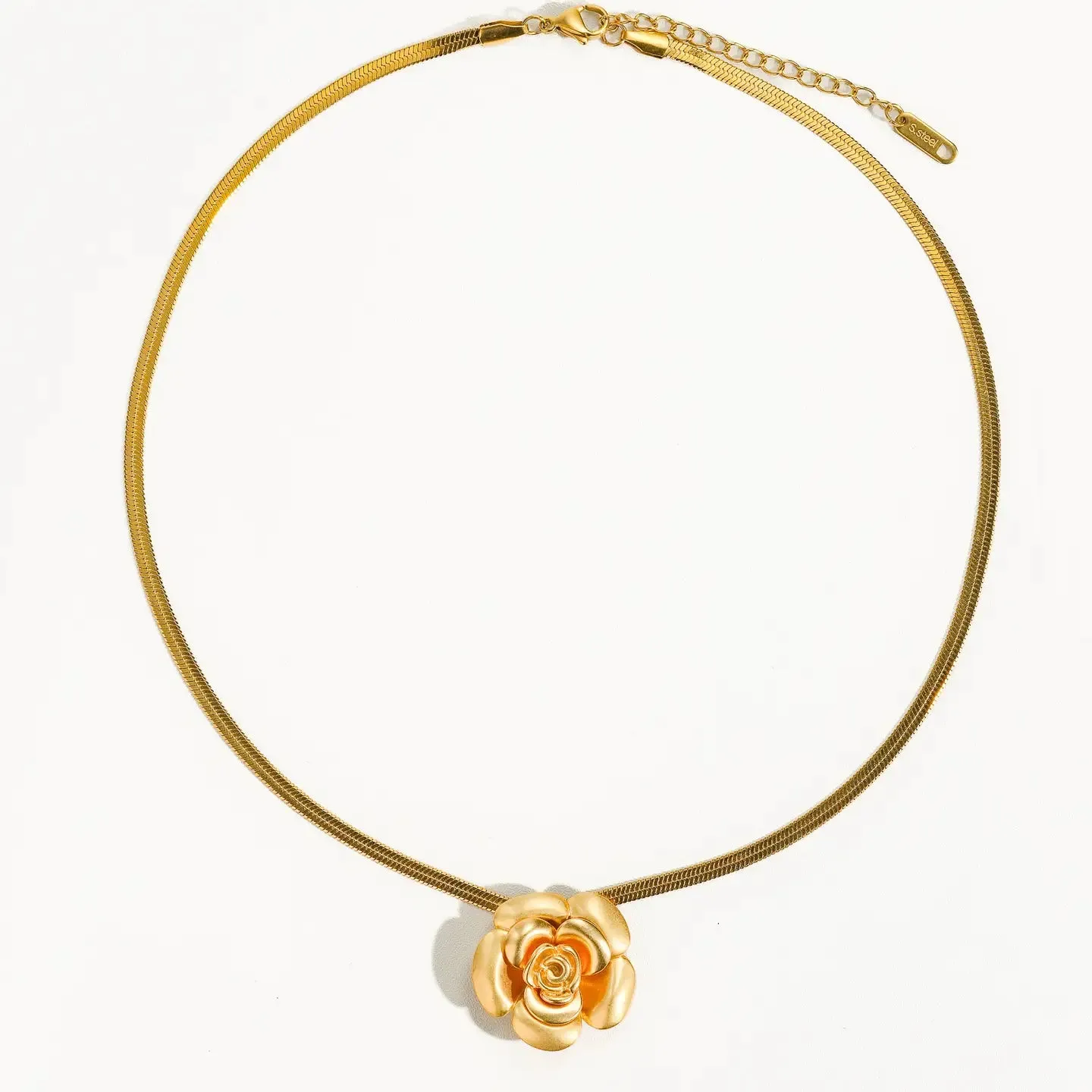 18K GOLD VINTAGE FLORAL NECKLACE