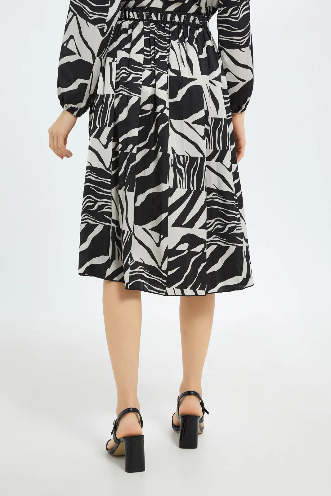 Women Black And White Printed Pleated Skirt